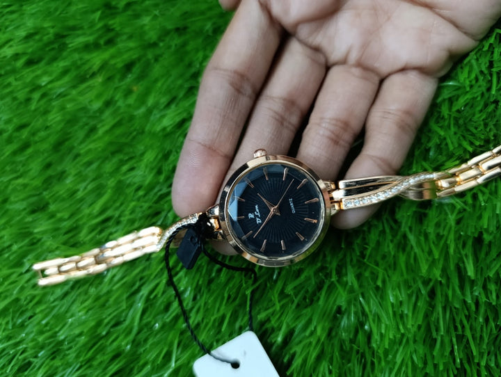 Women Watch D lon